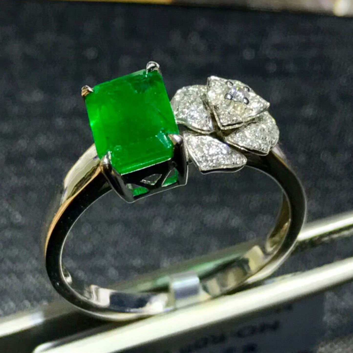 Anillo de compromiso de esmeralda vintage único para mujer, anillo de boda nupcial de moissanita esmeralda natural, anillo de promesa de esmeralda verde Art Deco