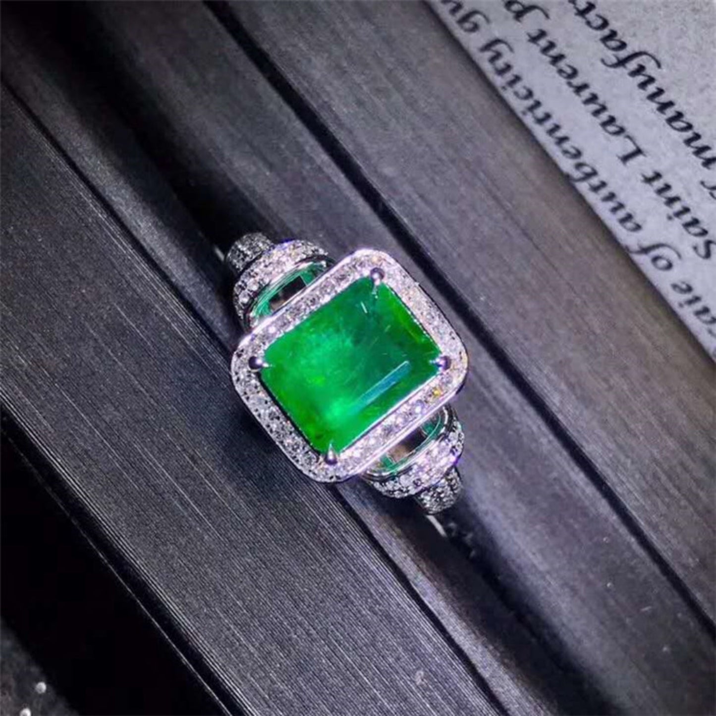 Anillo de compromiso con halo de esmeralda, anillo llamativo de esmeralda natural, anillo de bodas de oro con esmeralda antigua, anillo de compromiso de diamantes con esmeralda vintage