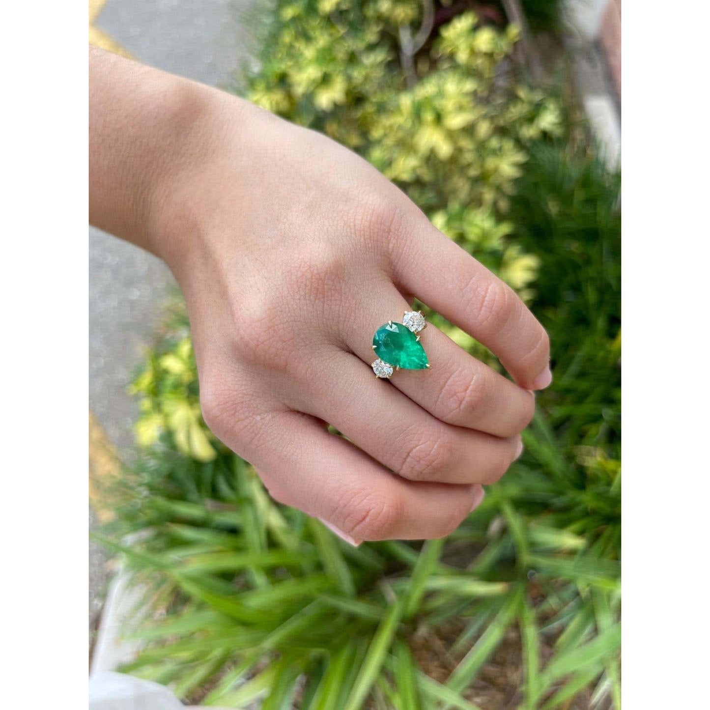 Antique Pear Cut Emerald Engagement Ring, Unique Natural Emerald and Diamond Engagement Ring, Minimalist Emerald Statement Ring Promise Ring