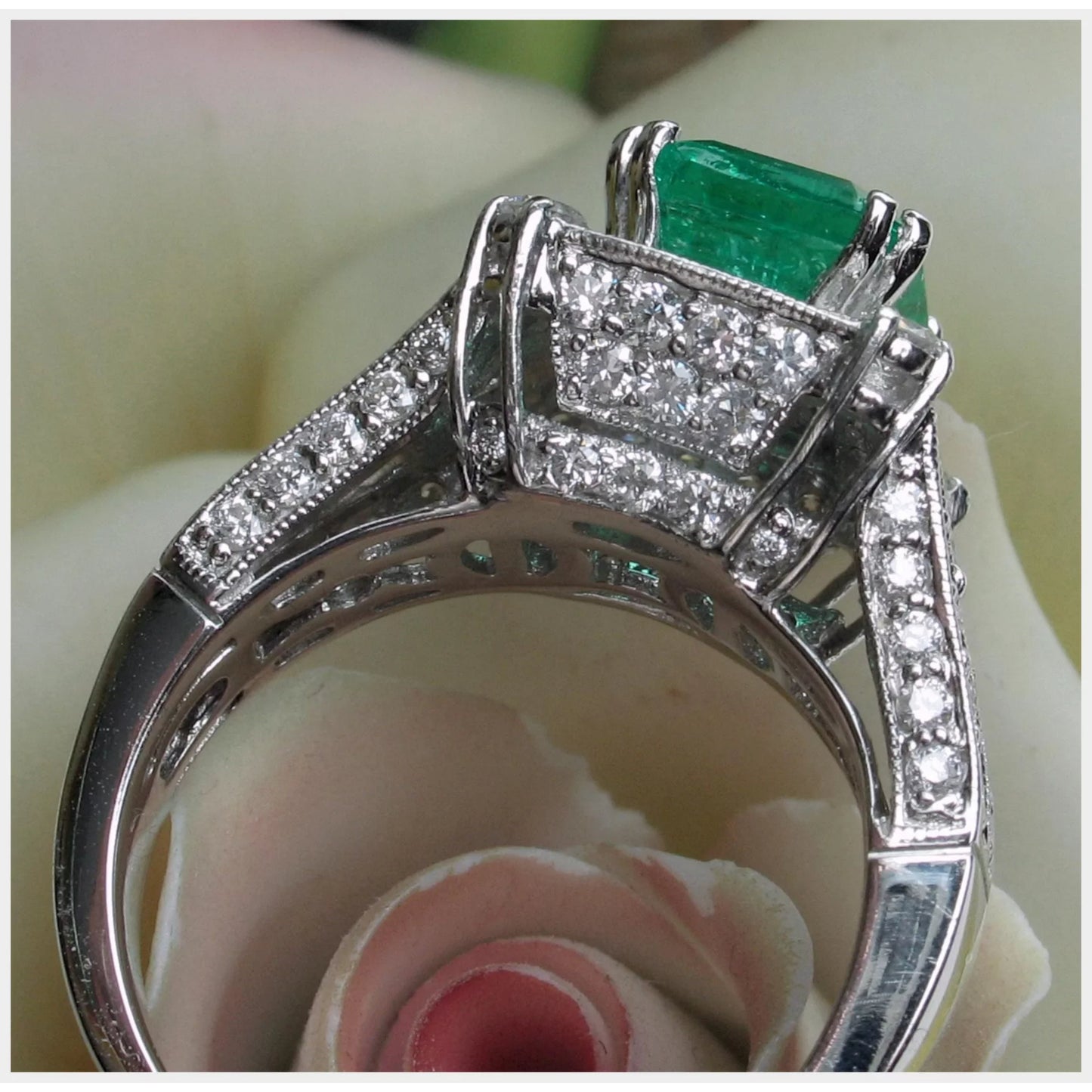 Anillo de compromiso con esmeralda de talla esmeralda natural, anillo de bodas de moissanita y esmeralda en oro de 14 quilates, anillo llamativo con diamantes esmeralda estilo art déco, anillo de cristal