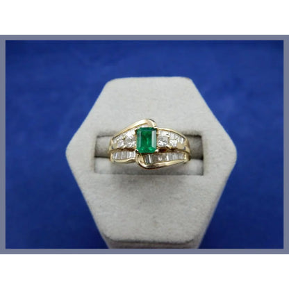 Anillo de compromiso único con esmeralda para mujer, anillo de bodas con diamante esmeralda natural, anillo de promesa de moissanita esmeralda Art Deco, regalo para mamá