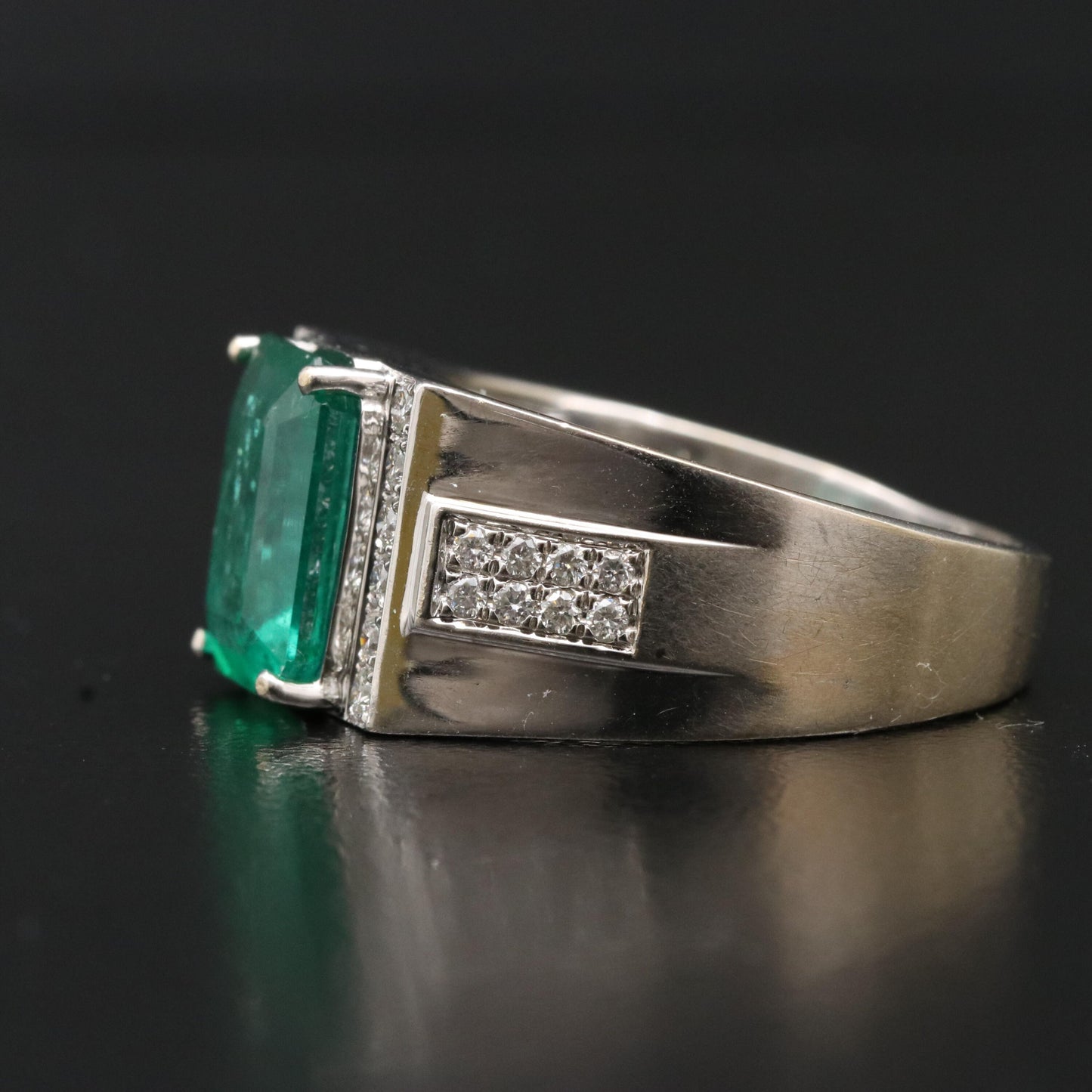 Antique Emerald Wedding Band, Art Deco Emerald Engagement Band, Vintage Diamond Statement Band For Her, Natural Emerald Gold Promise Band