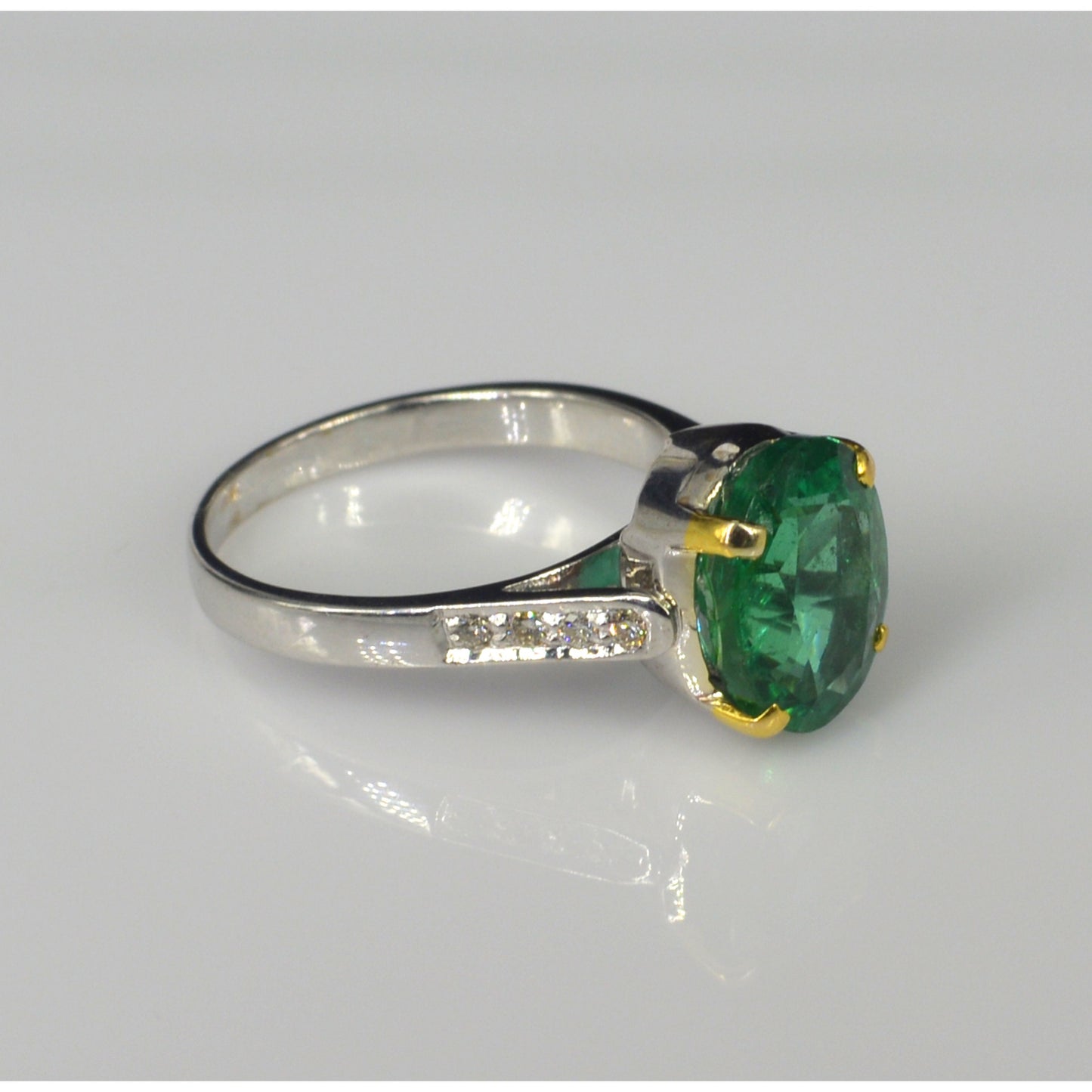 Oval geschliffener natürlicher Smaragd-Verlobungsring, Smaragd-Statement-Ring, Smaragd-Goldringe für Frauen, Diamant-Ehering, Jubiläumsring