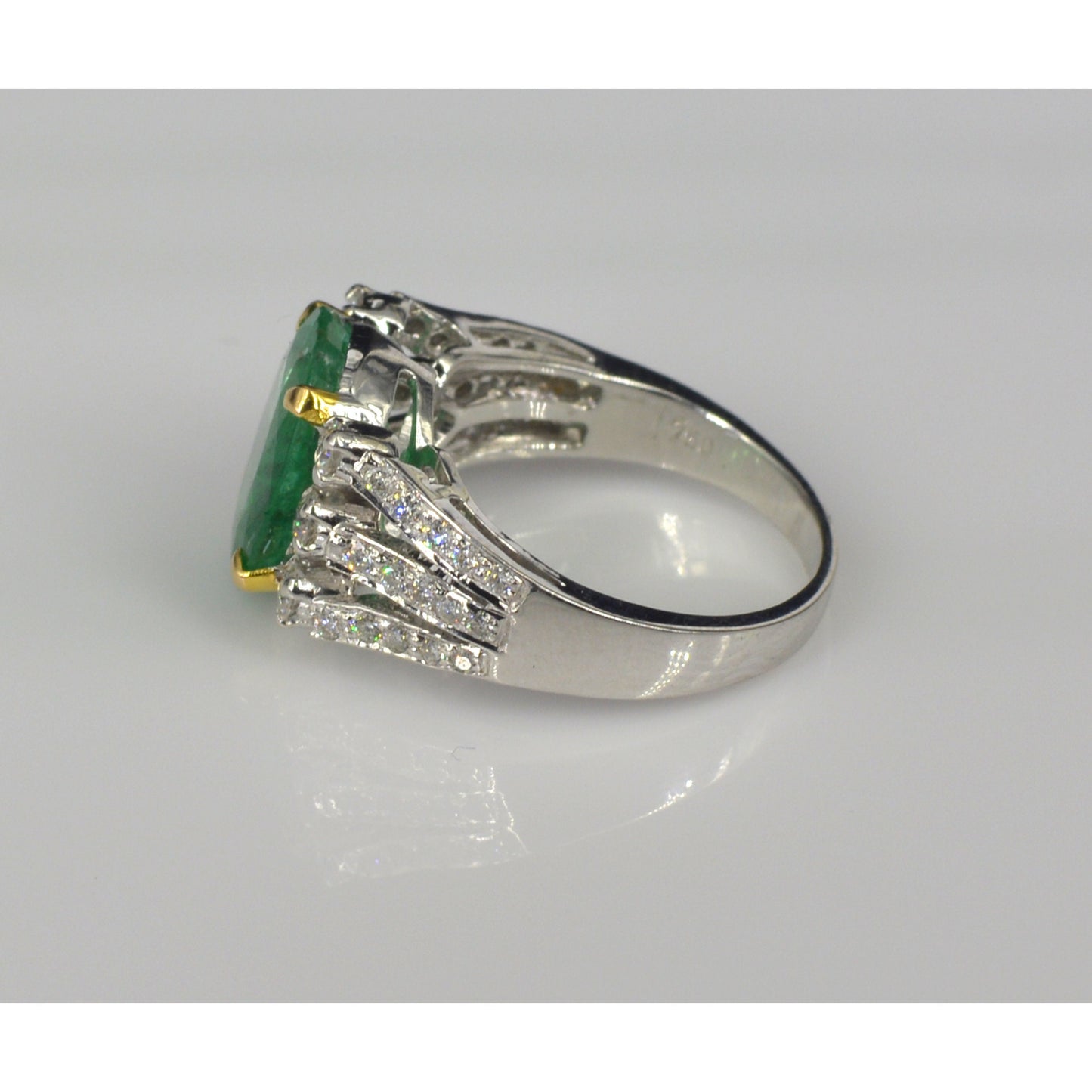 Anillo de compromiso vintage con esmeralda natural en oro de 18 quilates, anillo de declaración con esmeralda estilo art déco, anillo de bodas con halo de diamantes, anillo de promesa con esmeralda único