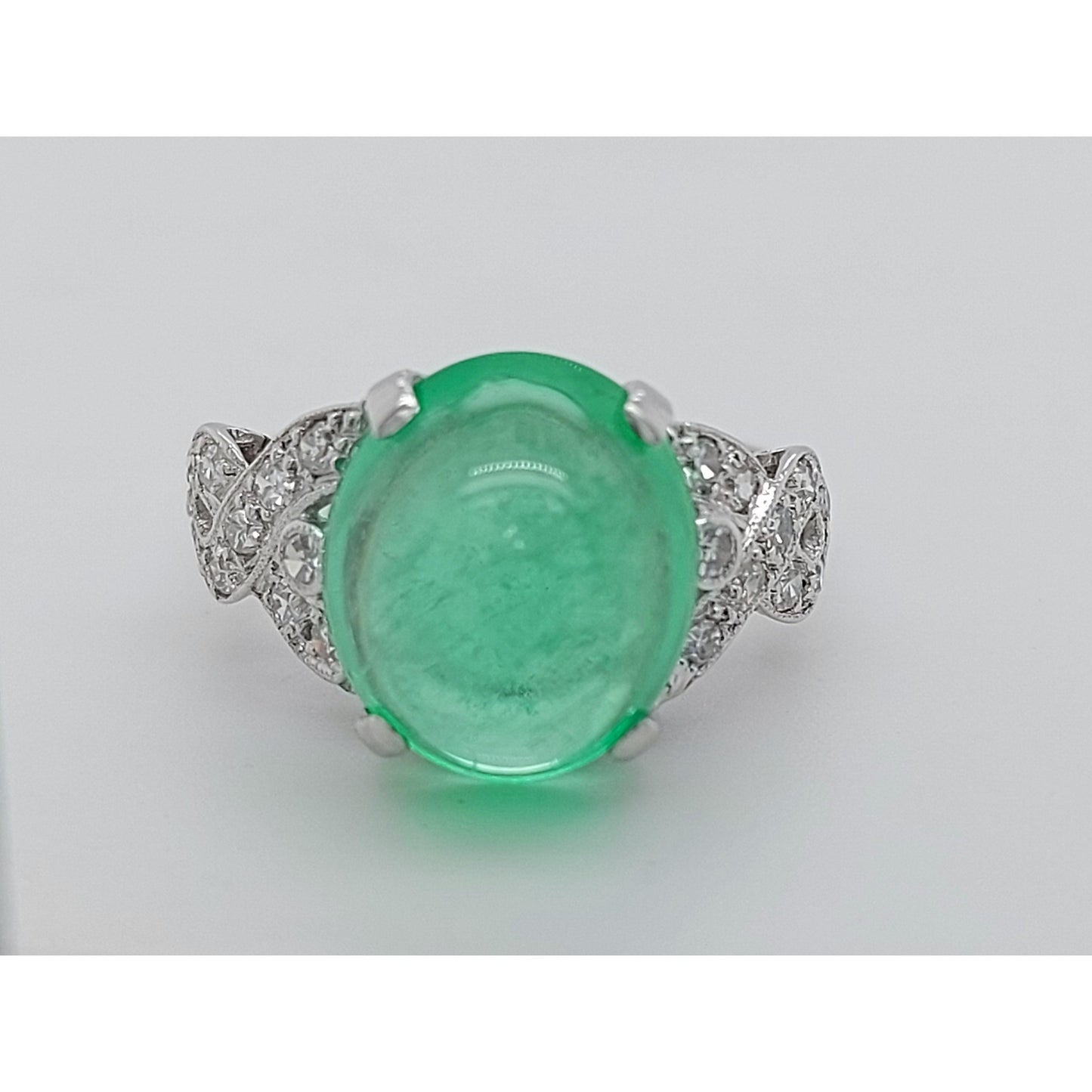 Anillo de compromiso de oro blanco con cabujón de esmeralda de 8 quilates y diamante blanco Anillo de bodas de oro blanco con esmeralda natural, anillo llamativo con esmeralda