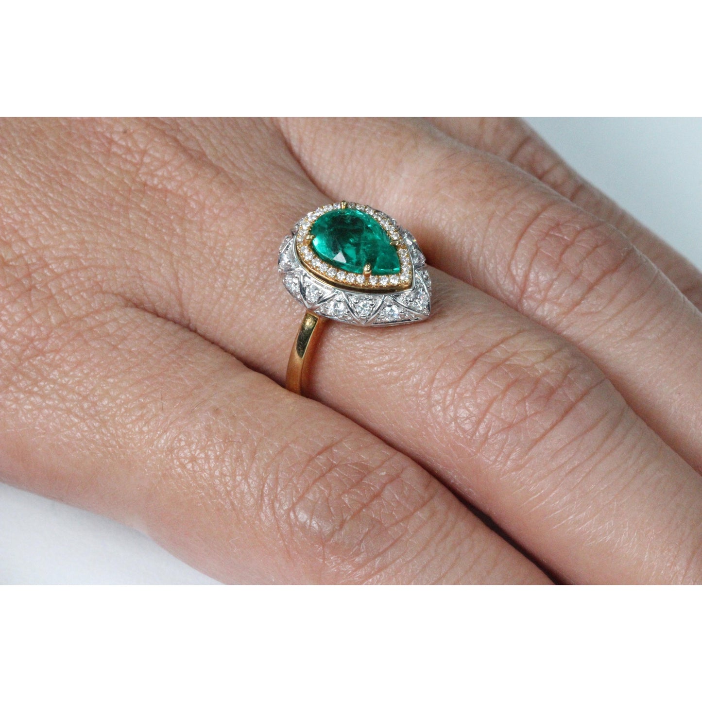 Halo Pear Cut Emerald Engagement Ring, Vintage Emerald Gold Ring, Natural Emerald Wedding Ring, Art Deco Emerald and Diamond Statement Ring