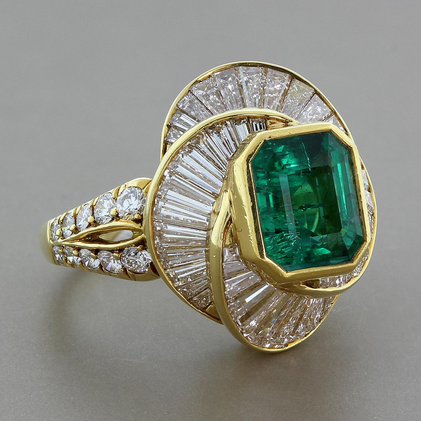 18K Gold Emerald Engagement Ring, Antique Natural Emerald Wedding Ring, Vintage Emerald and Diamond Statement Ring, Anniversary ring for her