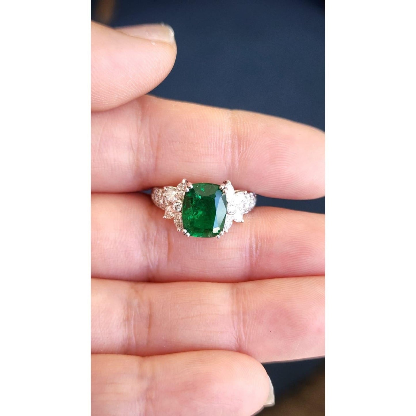 Antique Cushion Cut Natural Emerald Statement Ring, Vintage Emerald Gold Ring Art Deco Emerald and Diamond Engagement Ring Halo Wedding Ring