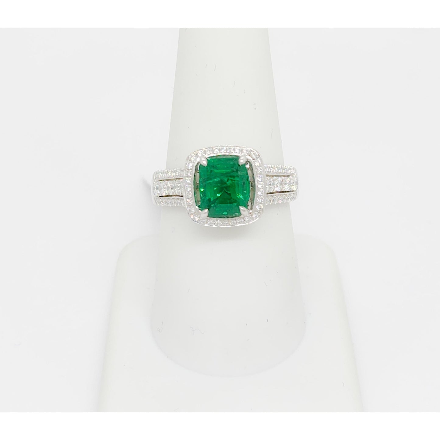 Art Deco 2 Carat Emerald Statement Ring, 14K White Gold Natural Emerald and Diamond Engagement Ring for Her, Halo Emerald Wedding Ring