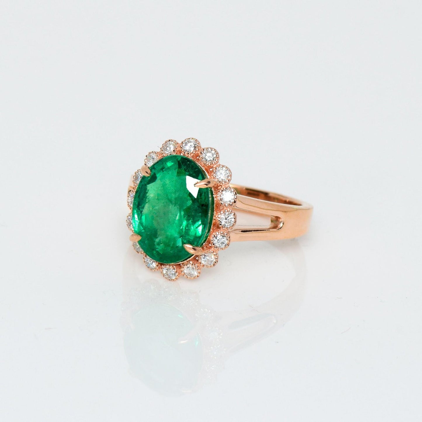 Classic 3.5 CT Emerald Engagement Ring Minimalist Emerald Gold Ring Natural Emerald Diamond Wedding Ring for her Halo Emerald Statement Ring