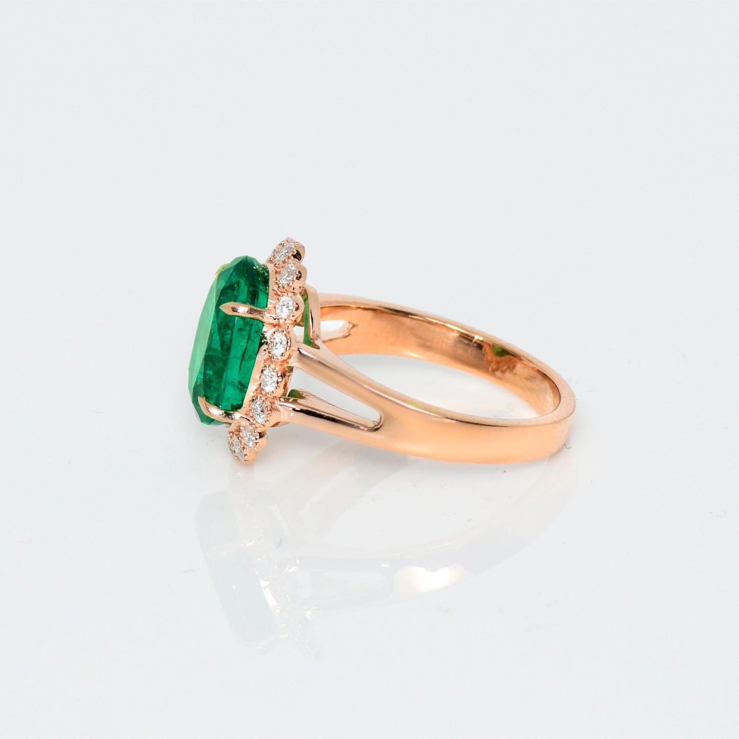 Classic 3.5 CT Emerald Engagement Ring Minimalist Emerald Gold Ring Natural Emerald Diamond Wedding Ring for her Halo Emerald Statement Ring