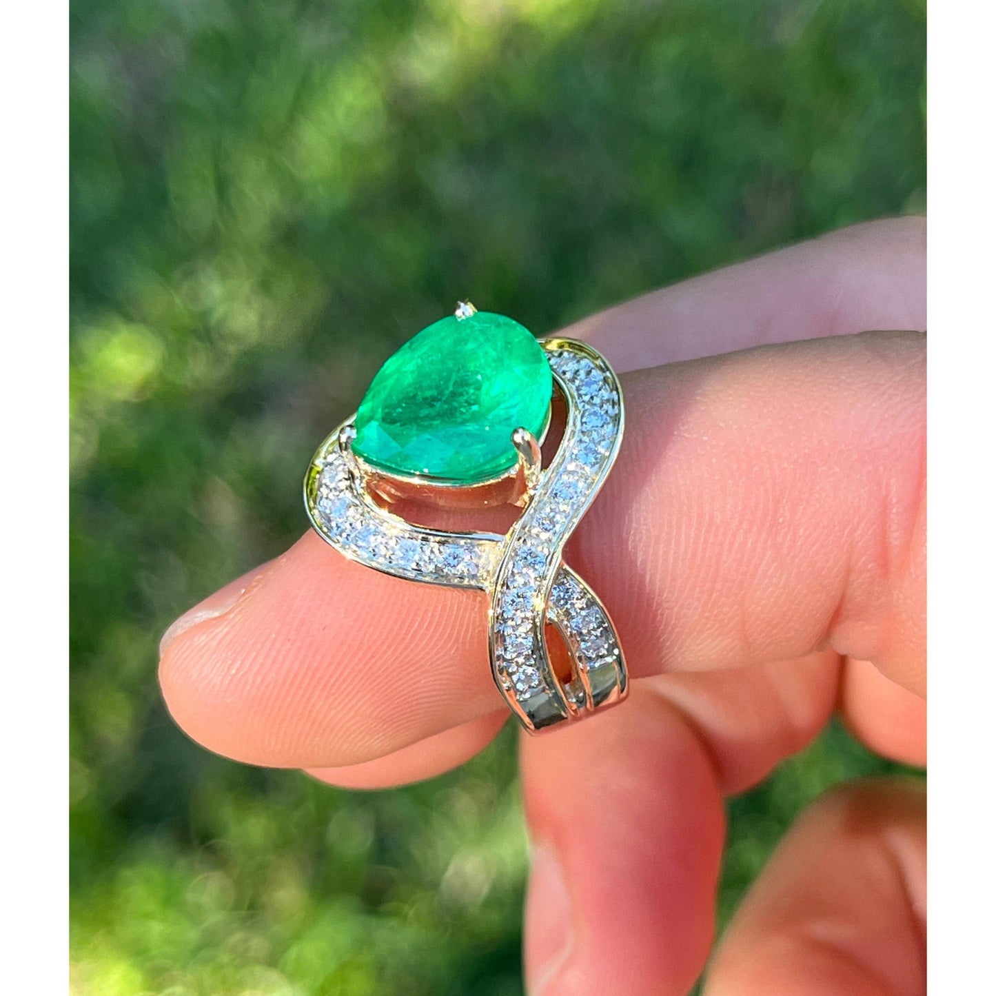 Antique Pear Cut Natural Emerald Diamond Wedding Ring, Unique 5 CT Emerald Engagement Ring, 14K Gold Emerald Twisted Band Ring, Gift For Her